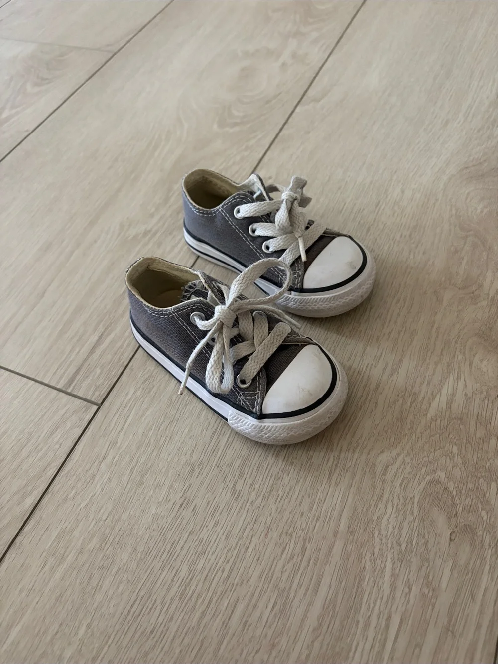 Converse Kids Low-Top Canvas Sneakers in Gray and White